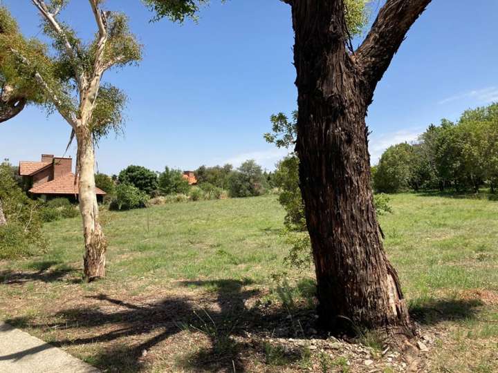 Terreno en venta en Boulevard de los Indios, Merlo