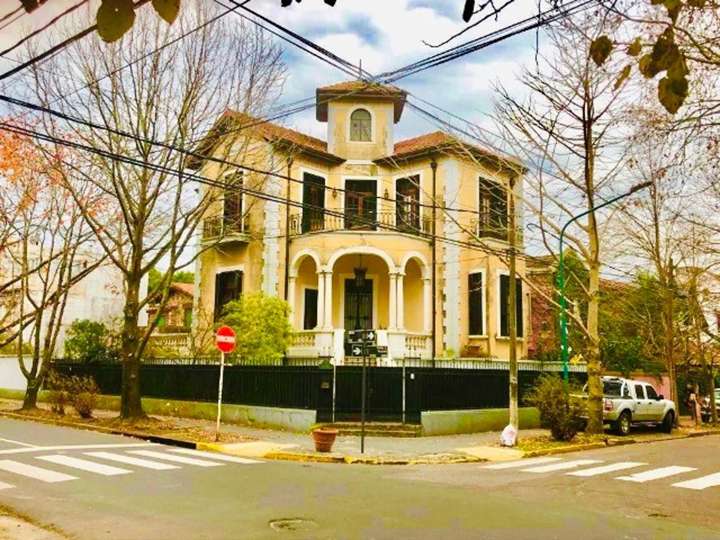 Casa en venta en Roma, 602, Buenos Aires