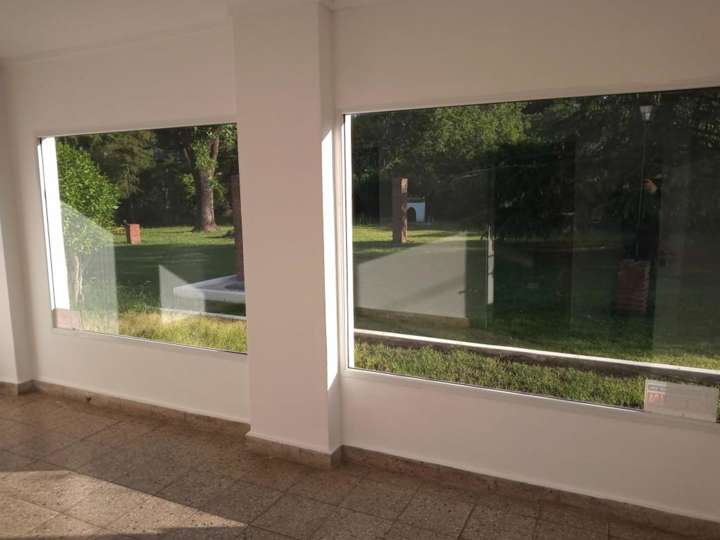 Casa adosada en venta en Partido de Azul, Buenos Aires