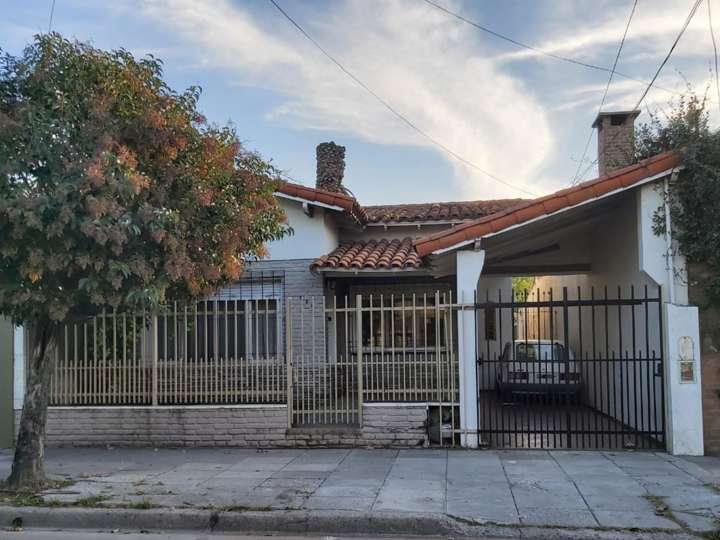 Casa en venta en Florentino Ameghino, 801, Villa Sarmiento