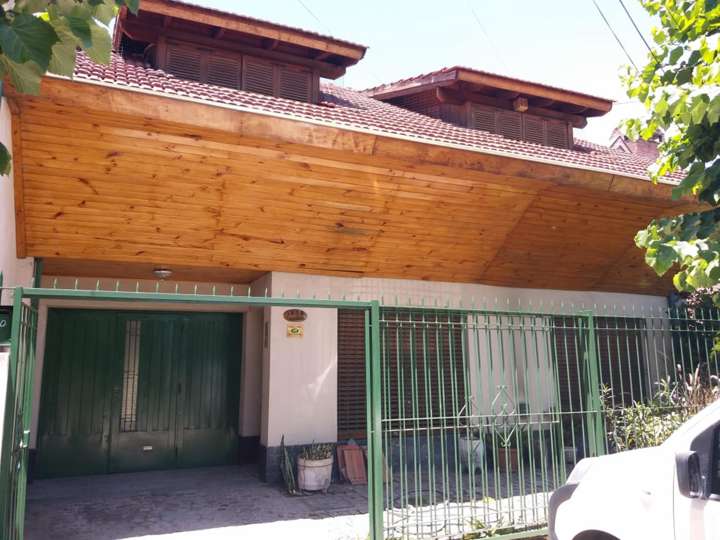 Casa en venta en Conscripto Bernardi, Hurlingham