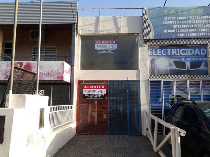 Comercial / Tienda en alquiler en Avenida Recta Martinoli, 8327, Córdoba