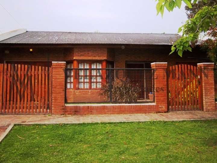 Casa en venta en Juan F. Biocca, 155, San Vicente