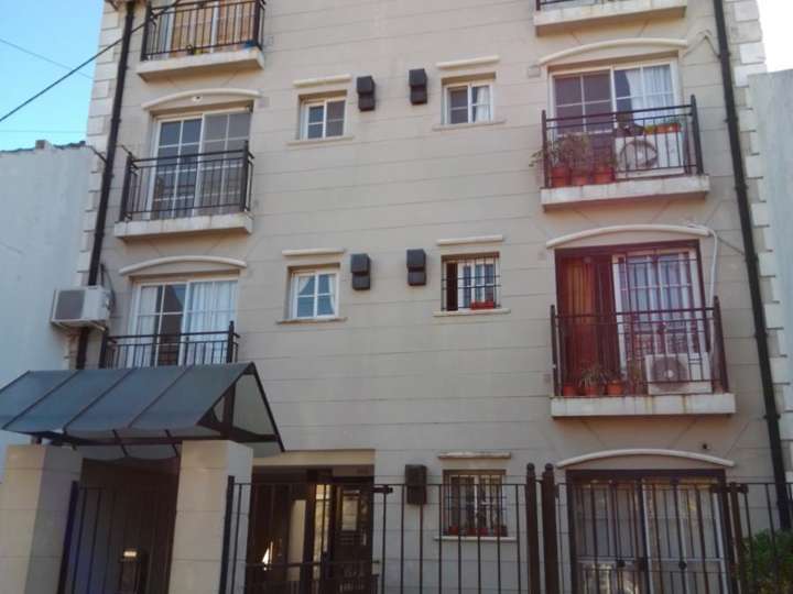 Departamento en venta en Defensa, 827, Haedo