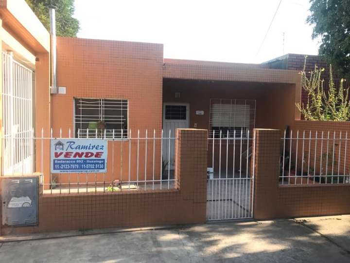 Casa en venta en Juan de Garay, La Reja