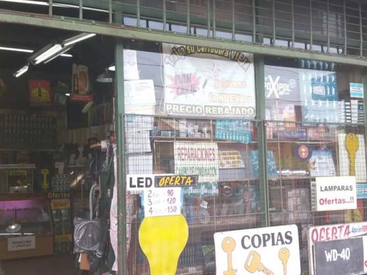 Comercial / Tienda en venta en Granaderos, Hurlingham