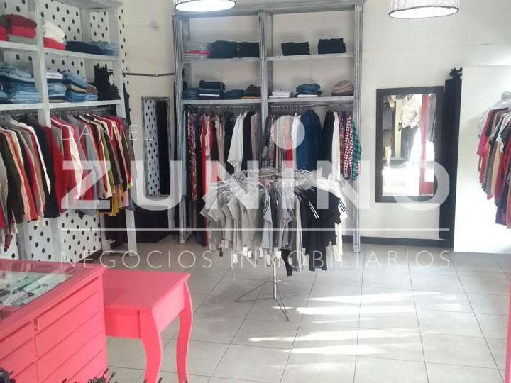 Comercial / Tienda en venta en Domingo Faustino Sarmiento, Buenos Aires