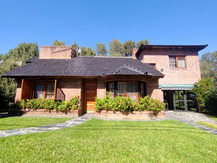 Casa en venta en Almafuerte, Francisco Álvarez