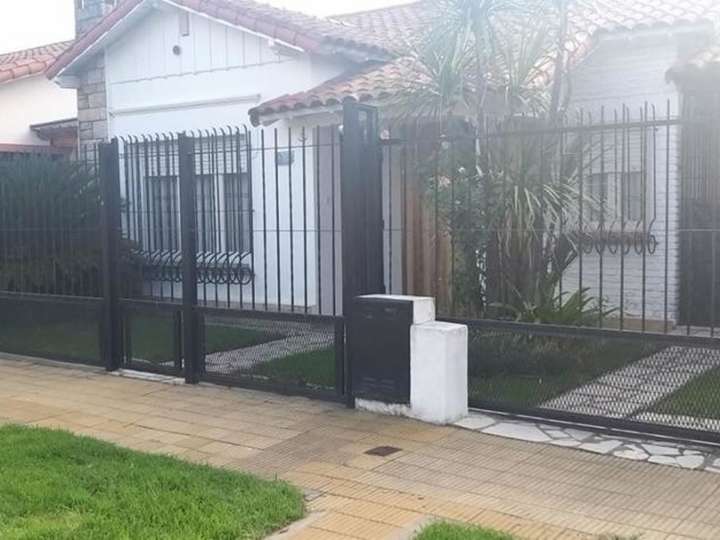 Casa en venta en Concejal Héctor Hugo Rocca, 202, Buenos Aires