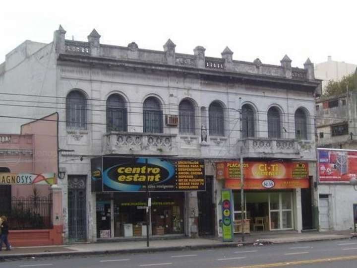 Edificio en venta en Avenida Rivadavia, 8056, Ciudad Autónoma de Buenos Aires