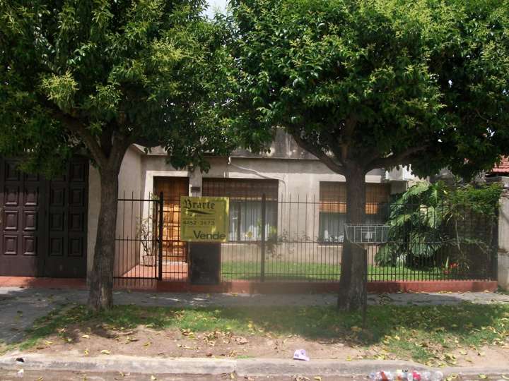 Casa en venta en Pérez Galdós, Hurlingham