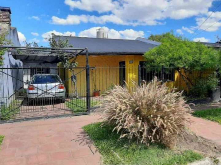 Casa en venta en Avenida Presidente Juan Domingo Perón, Buenos Aires