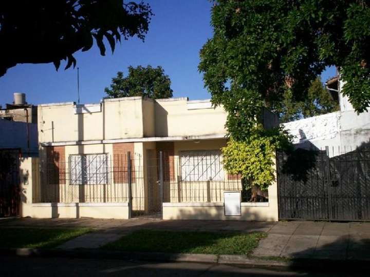 Casa en venta en 33 - Capdevilla, 6403, José León Suárez