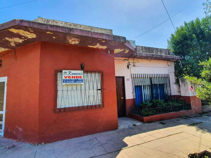 Casa en venta en Avenida Belisario Roldán, La Reja