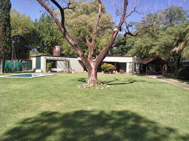 Casa en venta en Federico Leloir, Villa Udaondo