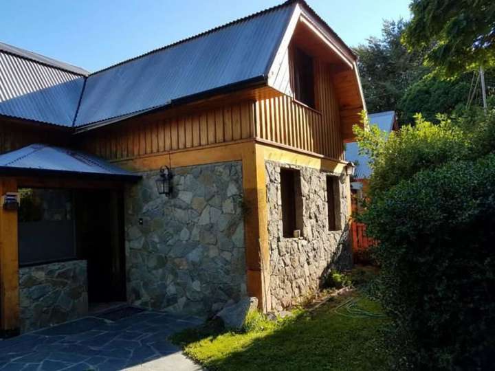 Casa en venta en A. Fosbery, 802, San Martín de los Andes
