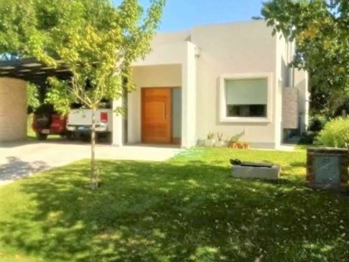 Casa en venta en Calle 12, Buenos Aires