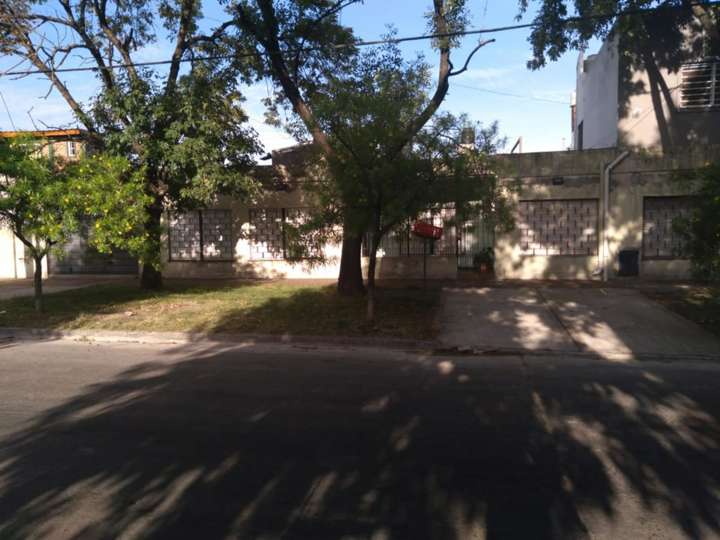 Casa en venta en Hipólito Vieytes, 1501, Buenos Aires