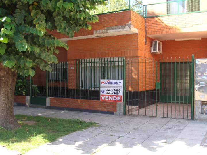 Casa en venta en 827 - Suipacha, 2002, Martín Coronado