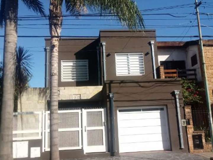 Casa en venta en Crisólogo Larralde, 501, Morón