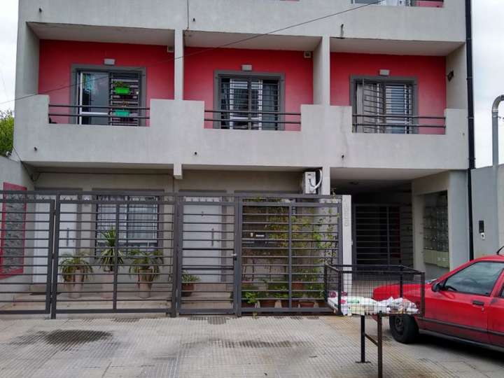 Departamento en venta en Juan del Campillo, 2700, Villa Luzuriaga