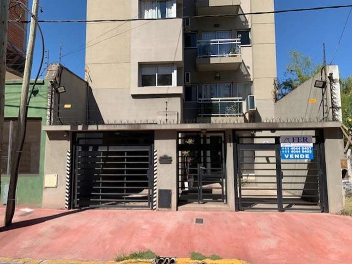 Departamento en venta en Avenida Mitre, Buenos Aires