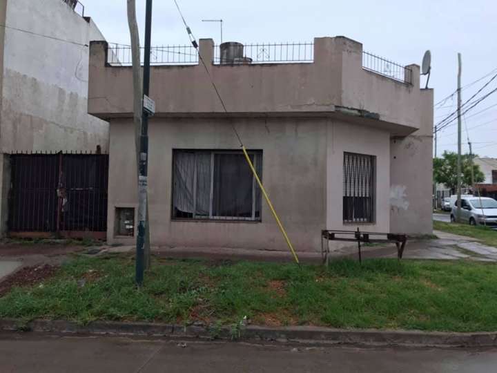 Casa en venta en 202 - Miguel Ángel, 1602, José León Suárez