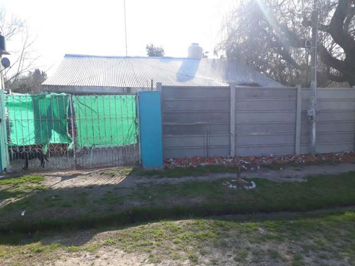 Casa en venta en Los Pinos, Buenos Aires