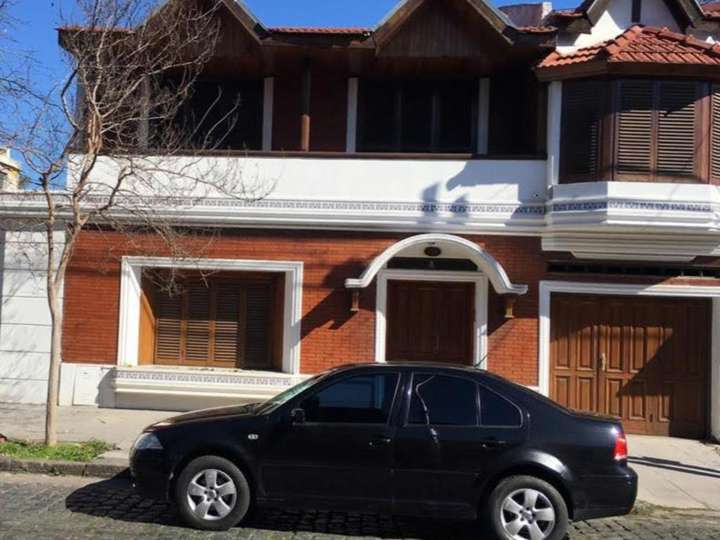 Casa en venta en Avenida Hipólito Yrigoyen, 3823, Buenos Aires