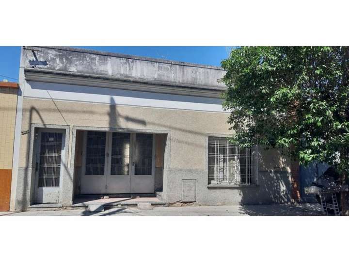 Casa en venta en Sáenz Peña, 2954, Lomas del Mirador