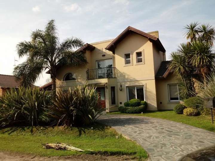 Casa adosada en venta en Boulevard Dupuy, Canning