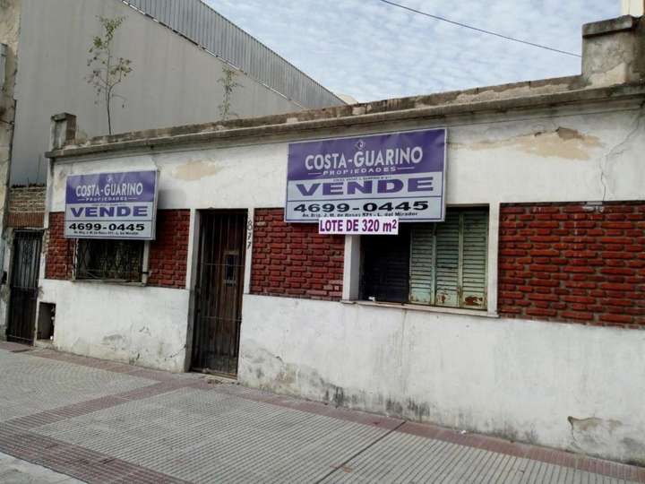 Terreno en venta en Avenida Eva Perón, 875, Lomas del Mirador