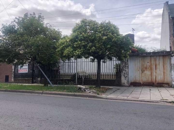 Edificio en venta en Mariano Moreno, 2652, Lomas del Mirador