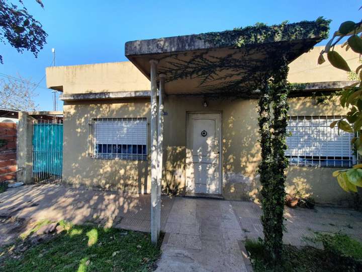 Casa en venta en Paysandú, Buenos Aires