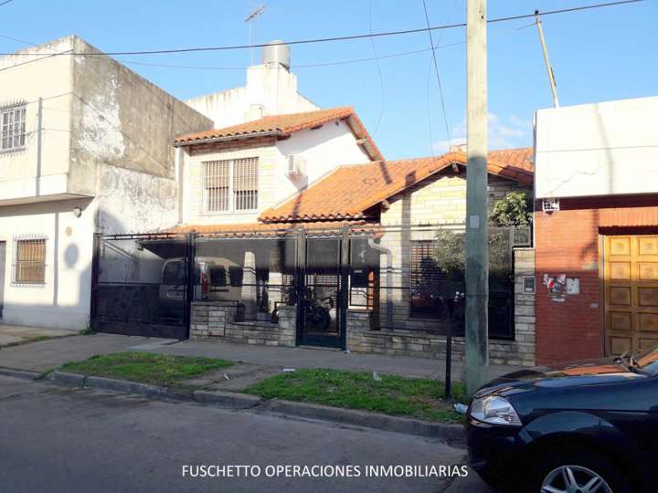 Casa en venta en Helguera, 302, Ciudad Autónoma de Buenos Aires