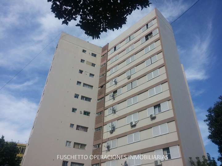 Departamento en venta en Avenida Hipólito Yrigoyen, 646, Piñeyro