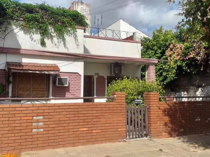 Edificio en venta en Alfredo Lorenzo Palacios, 2211, Lomas del Mirador