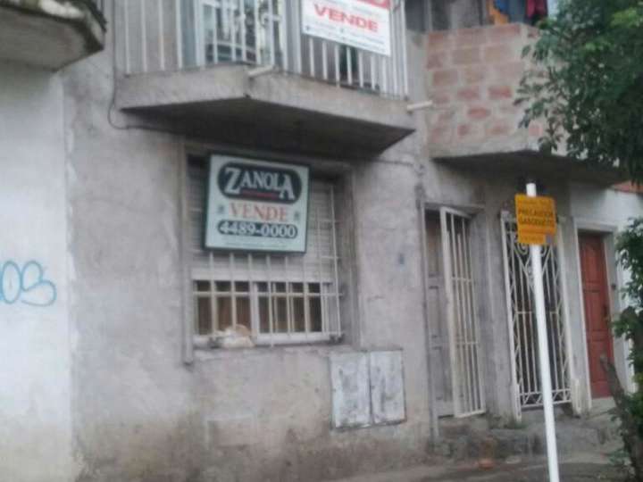 Edificio en venta en Colonia, 324, Villa Luzuriaga