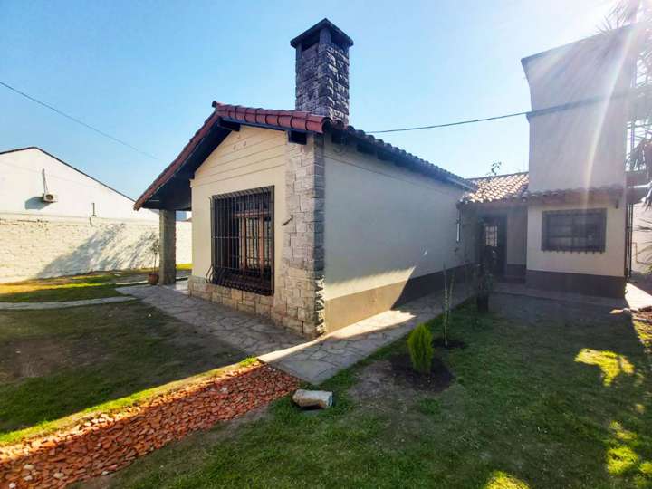 Casa adosada en venta en París, 2132, Buenos Aires