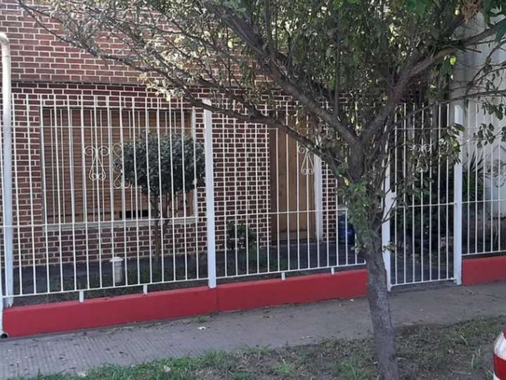 Casa en venta en Mariano Escalada, 2118, El Palomar