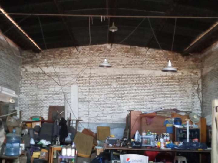 Comercial / Tienda en alquiler en Avenida Hipólito Yrigoyen, Adrogué