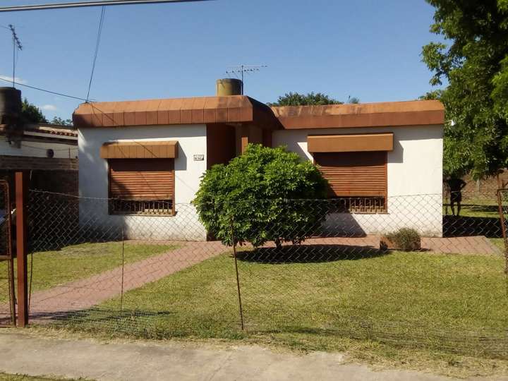 Casa en venta en Los Jazmines, Mariano Acosta