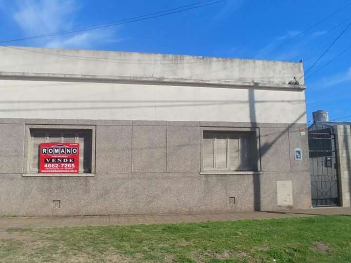 Casa en venta en Coraceros, Hurlingham