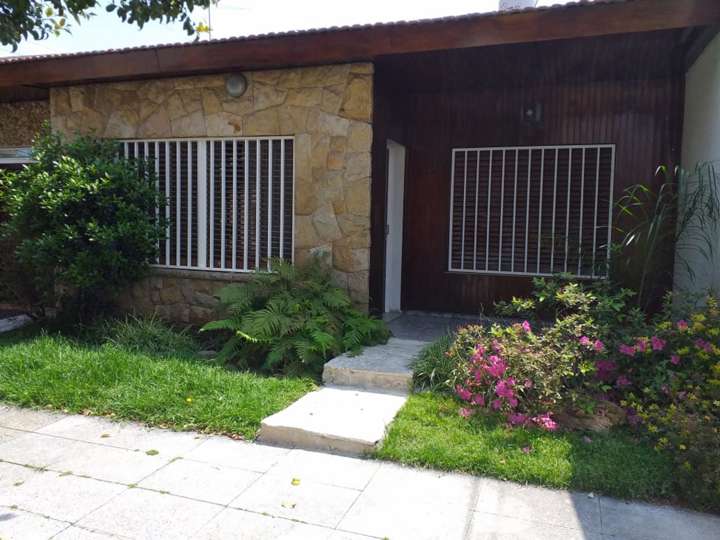 Casa en venta en Argentina, 1701, Buenos Aires