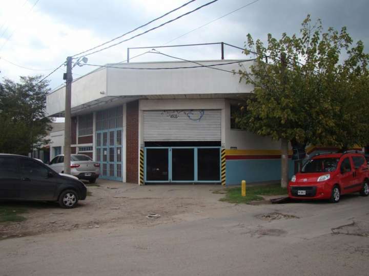 Comercial / Tienda en venta en Camino de Cintura, Luis Guillón