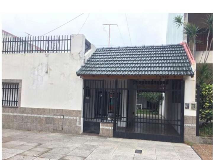 Casa en venta en Mariano Santamaría, 2102, Buenos Aires