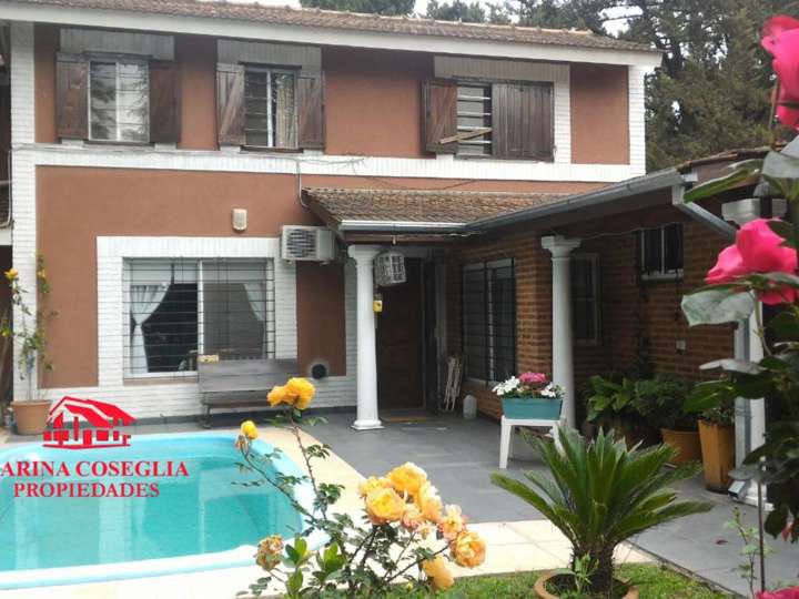 Casa en venta en Los Algarrobos, Buenos Aires