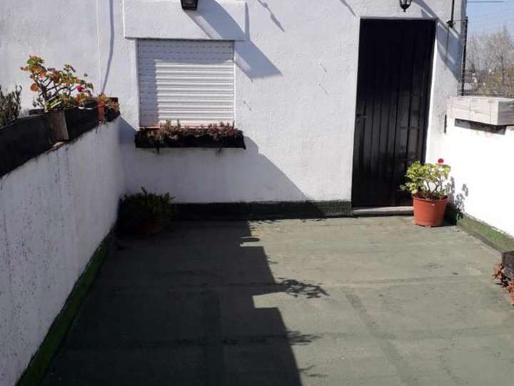 Edificio en venta en Avenida Hipólito Yrigoyen, 2329, San Fernando