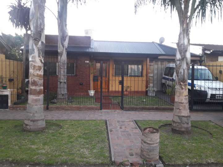 Casa en venta en Francisco Esperanza, Buenos Aires