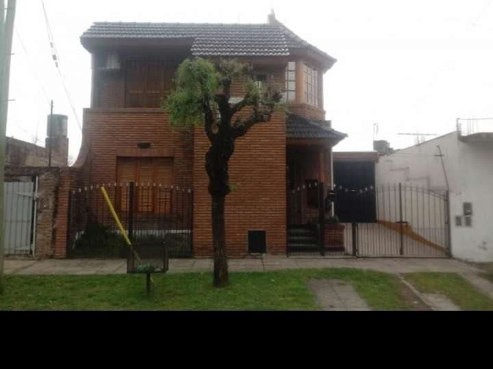 Casa en venta en Peribebuy, 3801, Buenos Aires